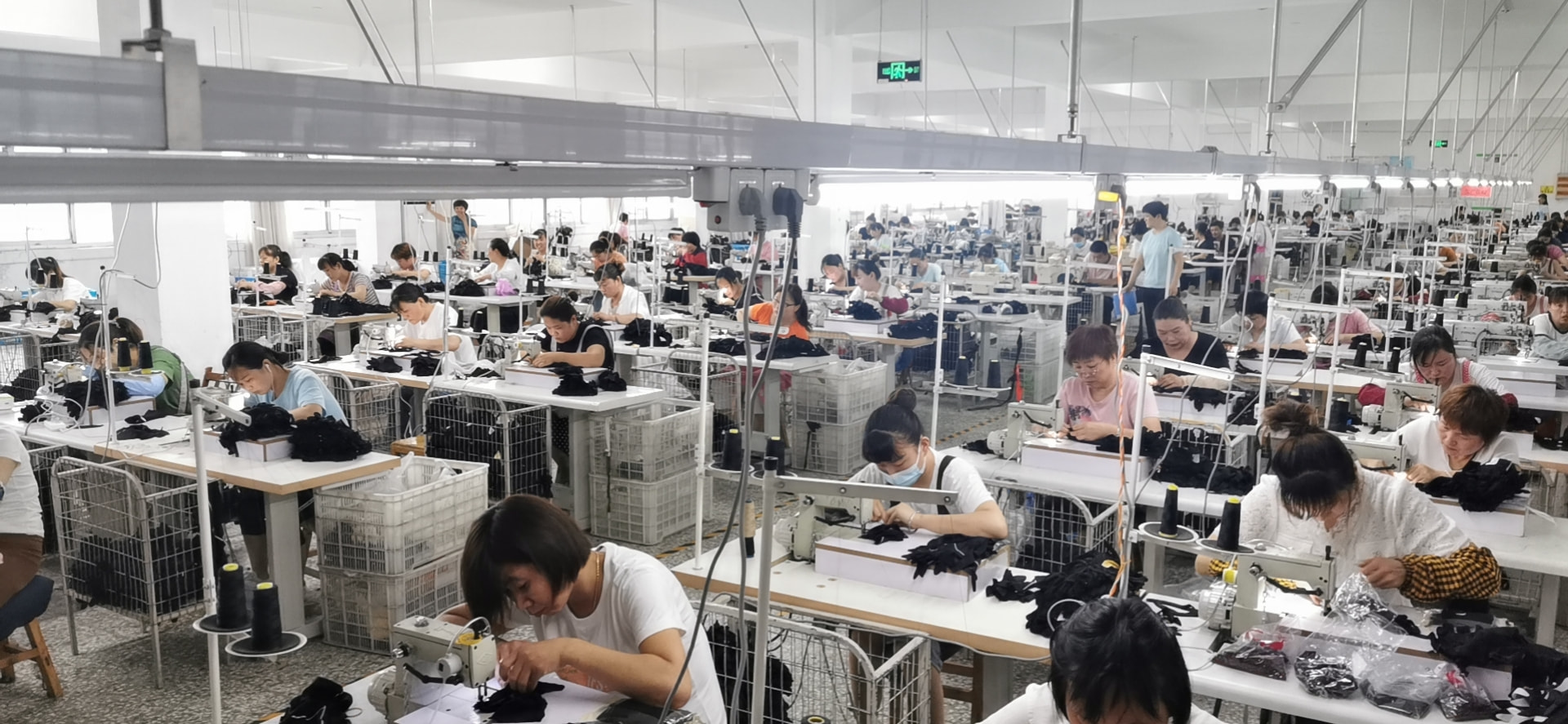 Winter outdoor gloves for OEM manufacturing
