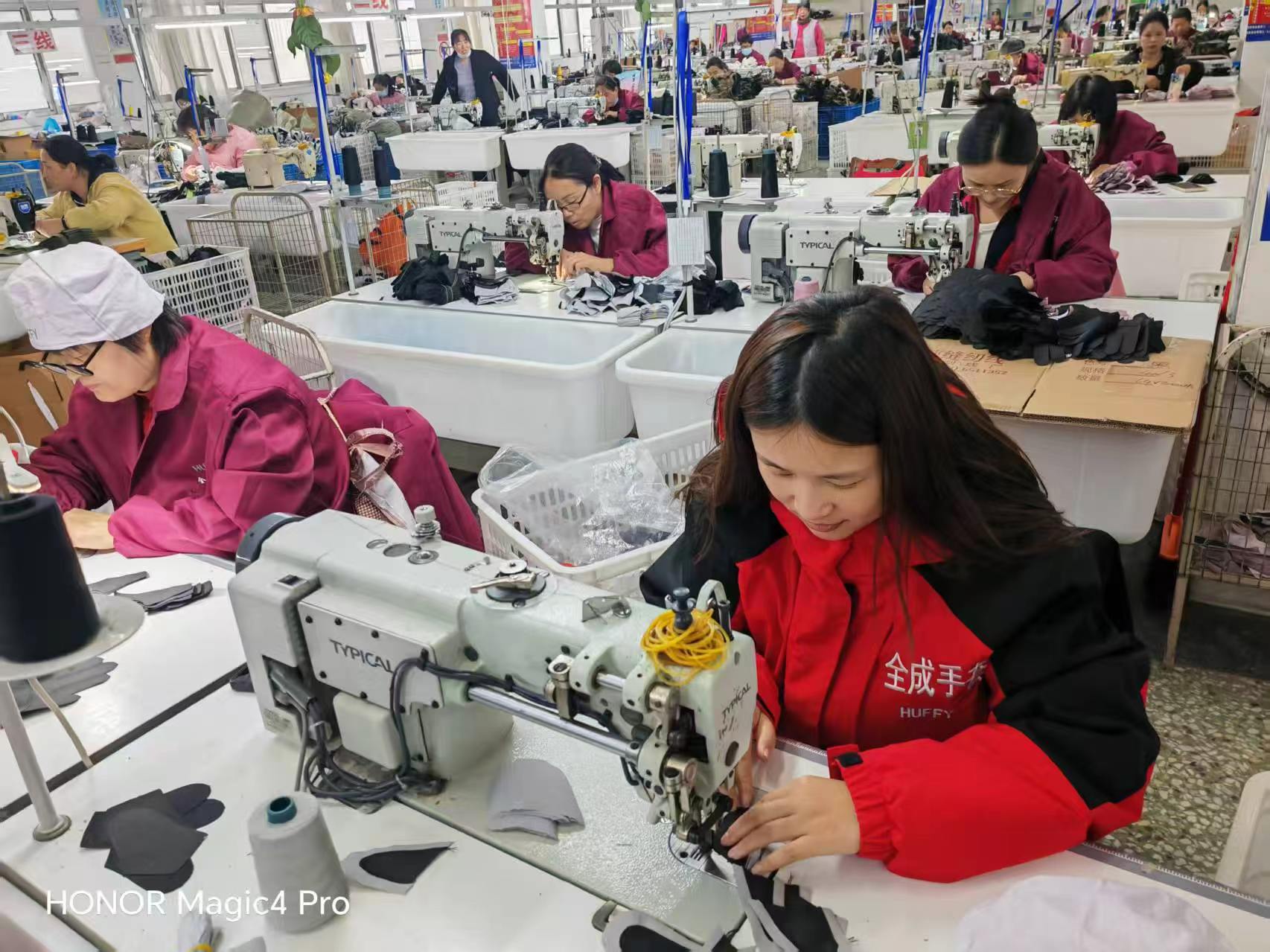 Glove sewing and manufacturing detail